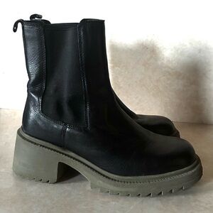 Vince Camino Anikaaa Leather Chelsea Boots